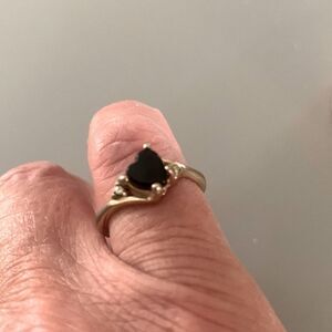 Sweet Vintage Gold Tone Heart Ring